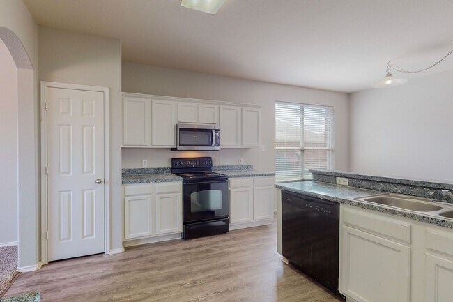 Building Photo - ***Pre-Marketing*** Great Home with Room T...