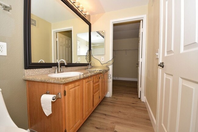 Building Photo - 8555 W Russell Rd