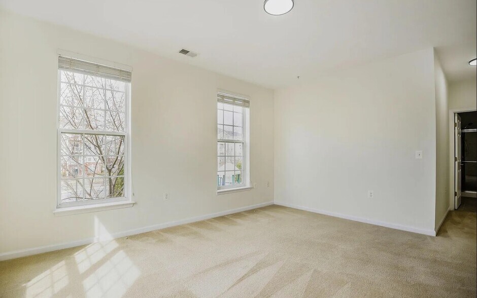 Building Photo - 3850 Clara Downey Ave