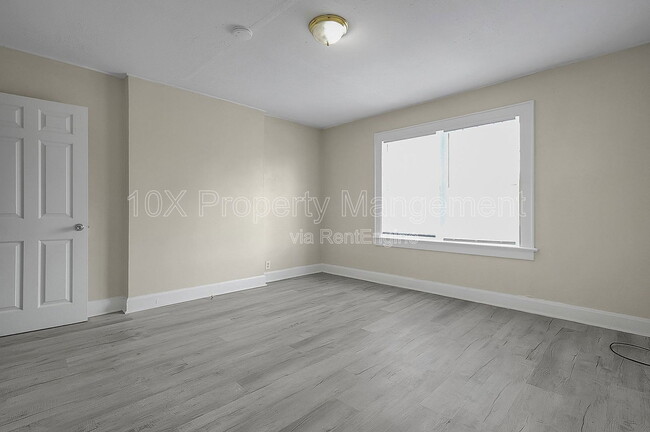 Building Photo - 1083 E 17th Ave