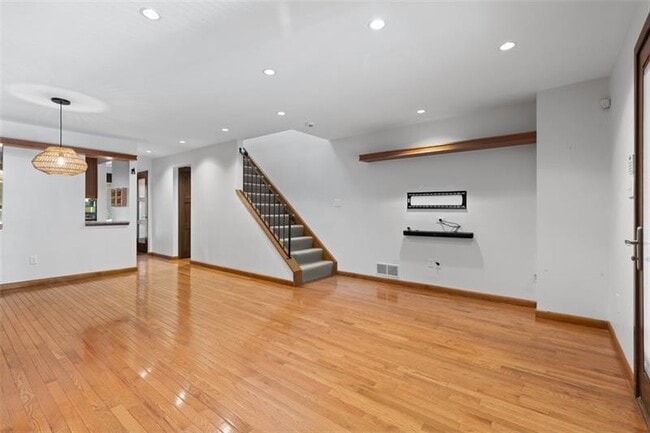 Building Photo - 718 Filbert St