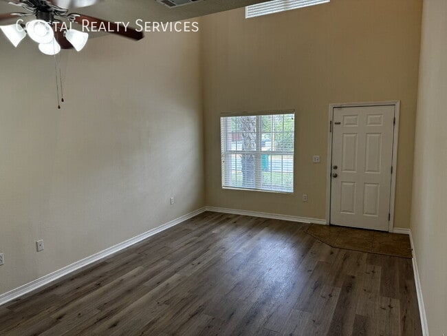 Building Photo - 1512 Bentley Cir