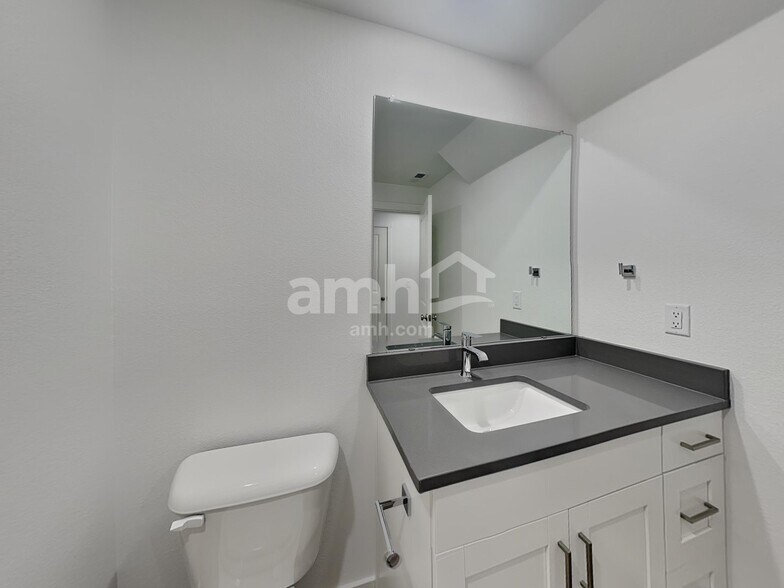 Building Photo - 23663 E 3rd Pl