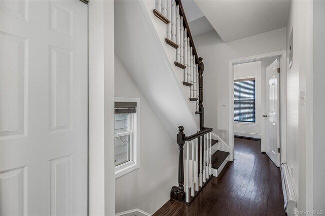 Building Photo - 1837 Wallace Ave