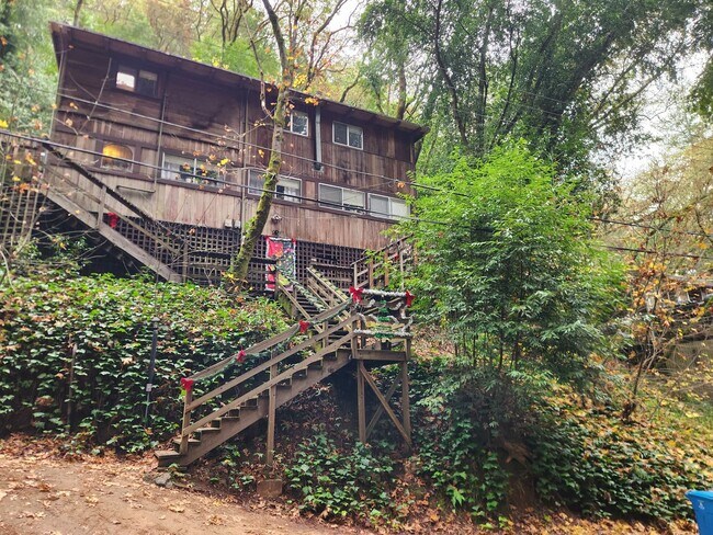 Building Photo - 11075 Dell Ave