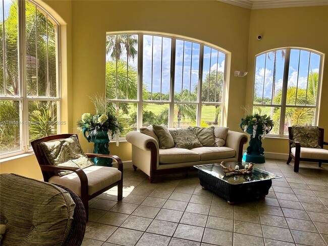 Building Photo - 5080 Fairways Cir
