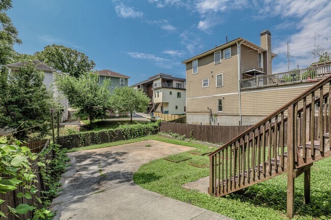 Building Photo - 507 Boulevard NE