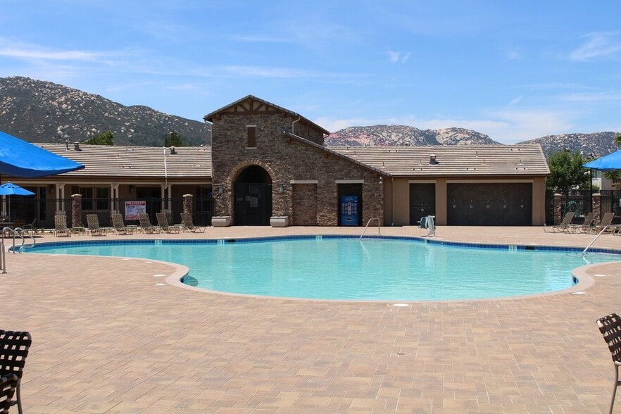 Building Photo - 46338 Durango Dr
