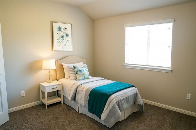 Building Photo - 299 Clear Springs Hollow