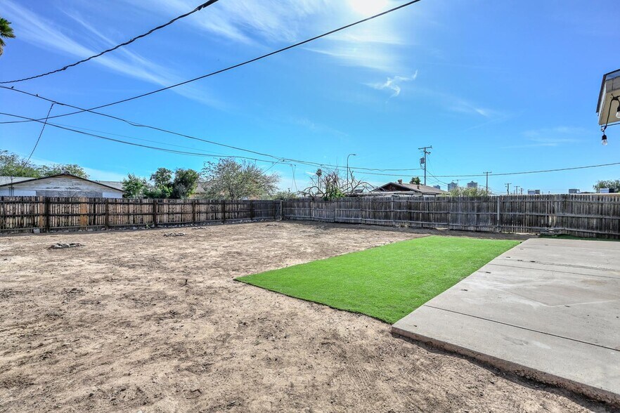 Building Photo - 1211 N Frances St