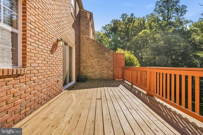 Building Photo - 8931 Park Forest Dr