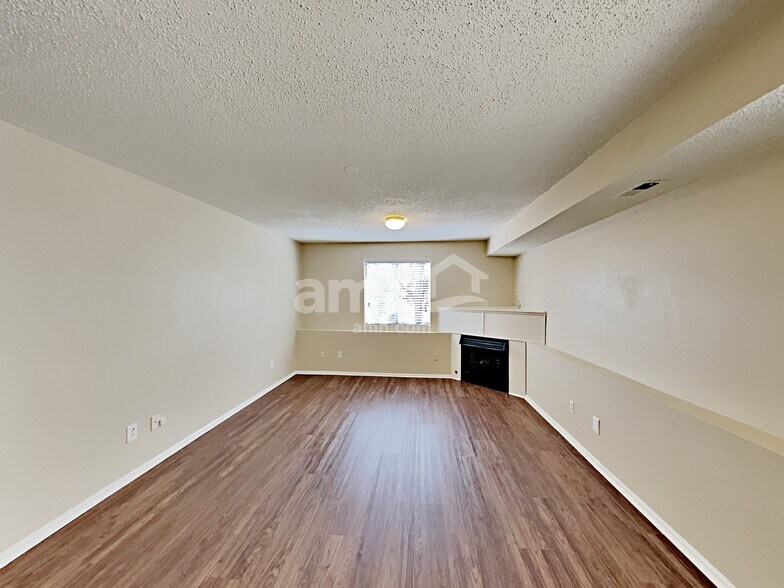 Building Photo - 5060 E 118th Ave