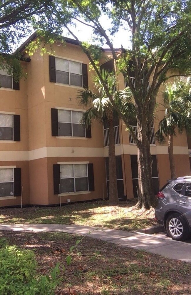 Building Photo - Large 3bed/2bath in Prime Location - SAND ...