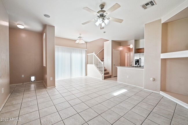 Building Photo - 1559 S Longspur Ln