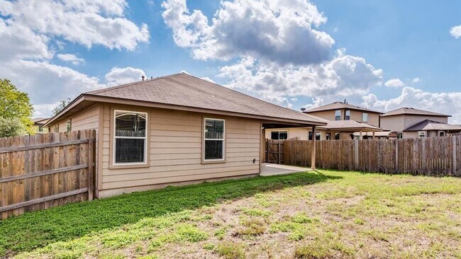 Building Photo - 141 Linden Ln
