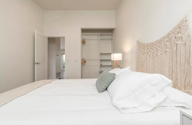 Building Photo - 1500 Neptune Ave