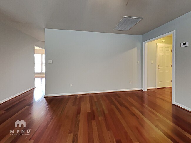 Building Photo - 3088 Rosewalk Dr