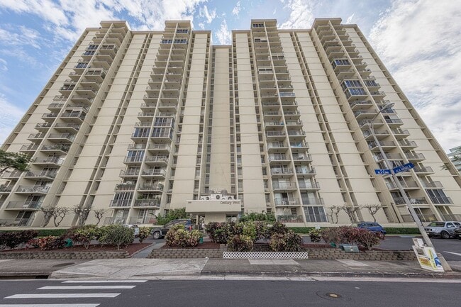 Building Photo - 2/2 Condo with 1 parking in Pool Community