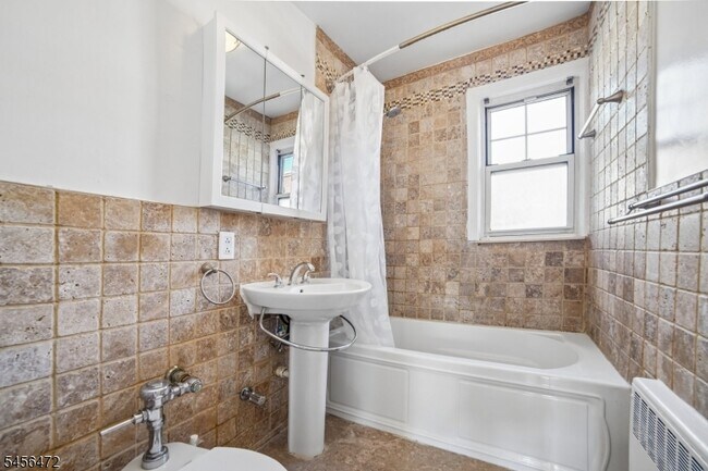 Building Photo - 176 Millburn Ave