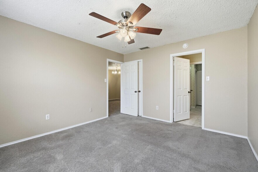 Building Photo - 246 Washington Blvd