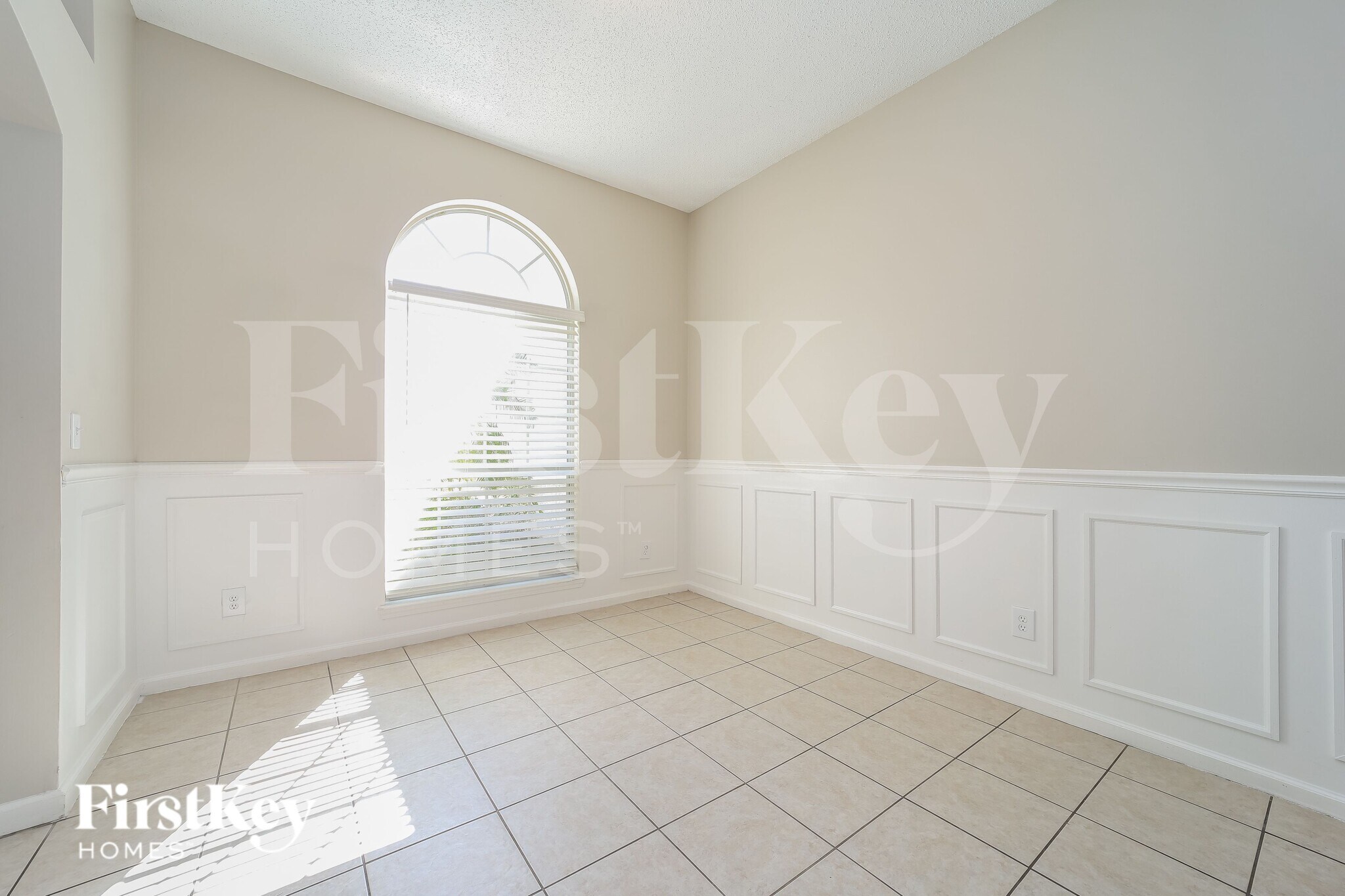 Building Photo - 4052 Edgeland Trail