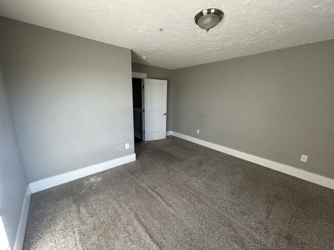 Building Photo - 222 Jasmine Row