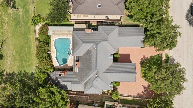 Building Photo - 1705 S Cottonwood Valley Cir