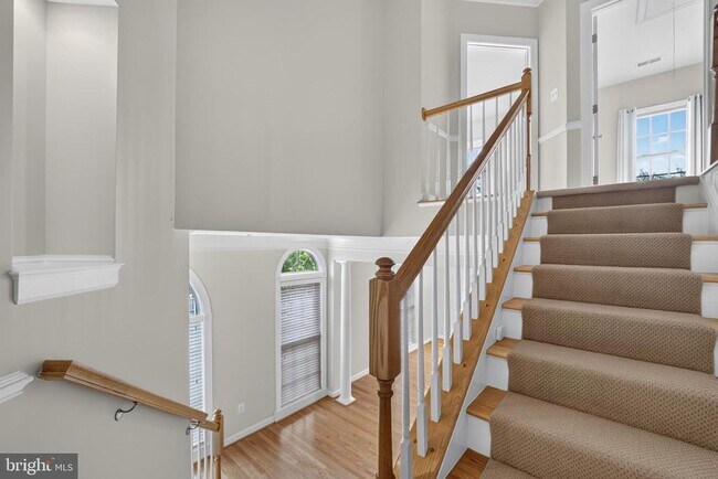 Building Photo - 30 Sharpstead Ln