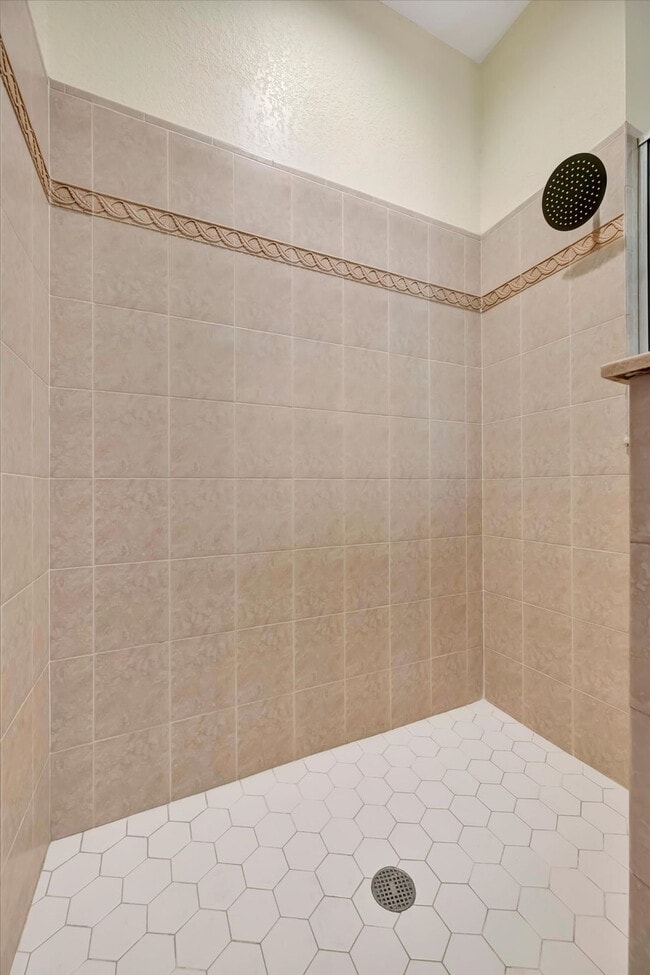 Building Photo - 19 Hoffer St