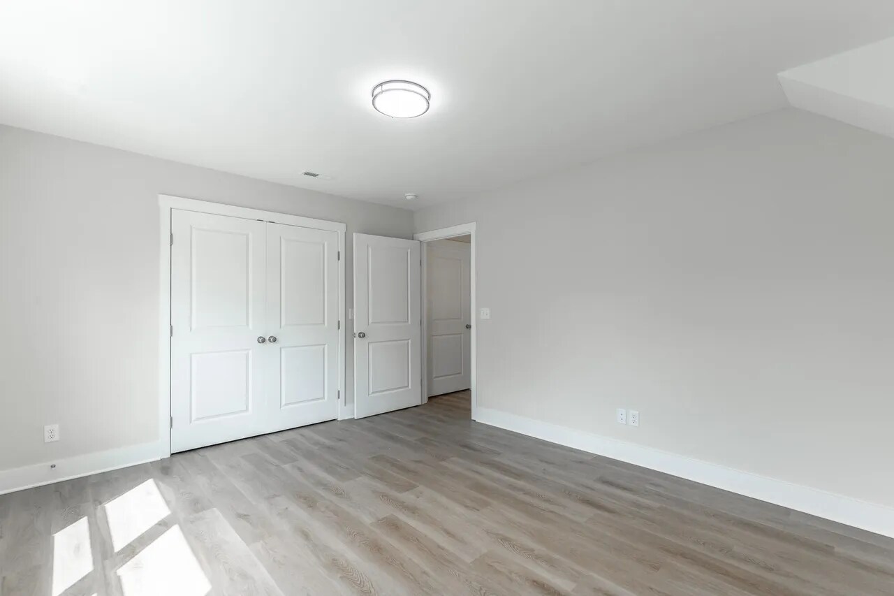 Building Photo - 4696 Heiskell Dr
