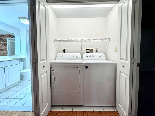 Building Photo - 4 Bishop St