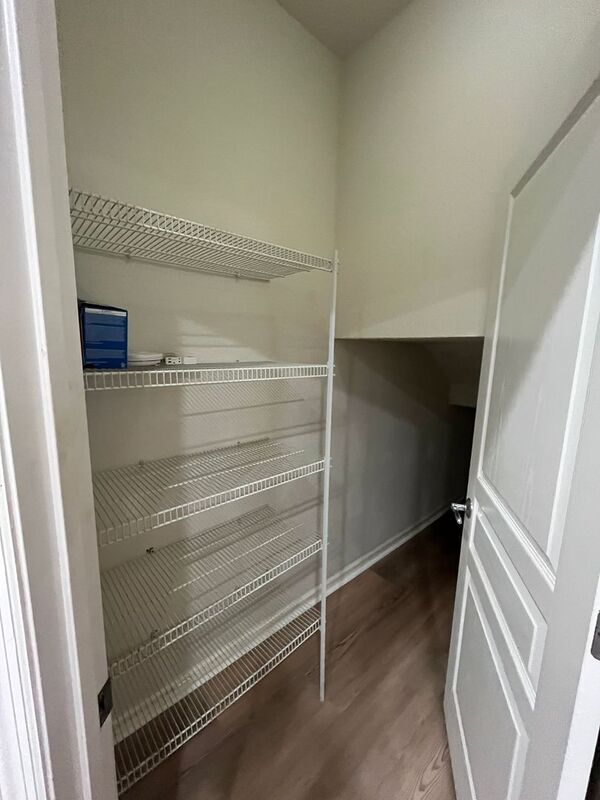 Building Photo - 12856 Salomon Cove Dr