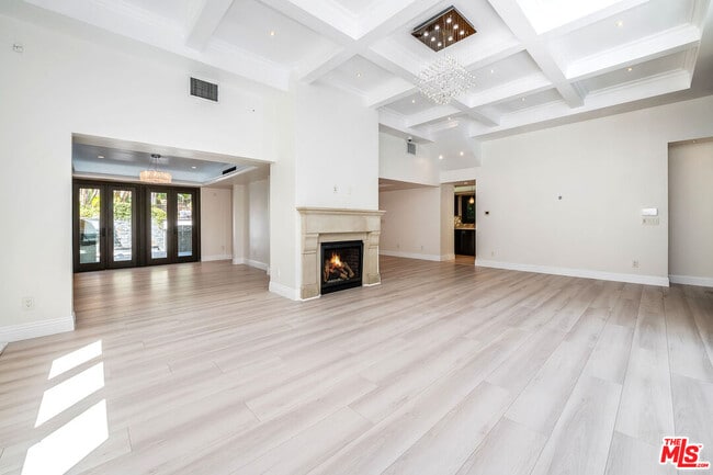 Primary Photo - 1600 Benedict Canyon Drive
