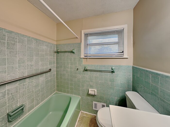 Building Photo - 1407 Palmer Pl SW