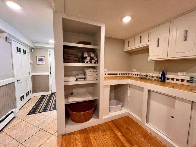 Building Photo - 67 Suncrest Terrace