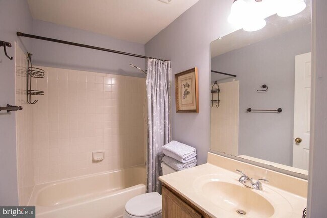Building Photo - 15-B Andover Cir