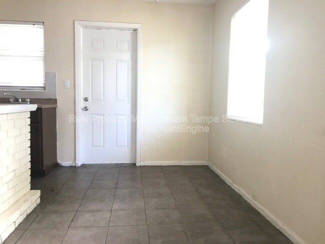 Building Photo - 1420 15th St S