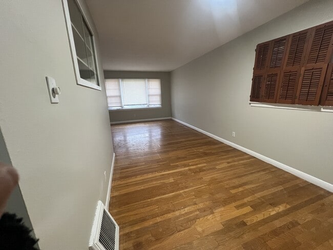 Building Photo - 1006 Highmont Dr