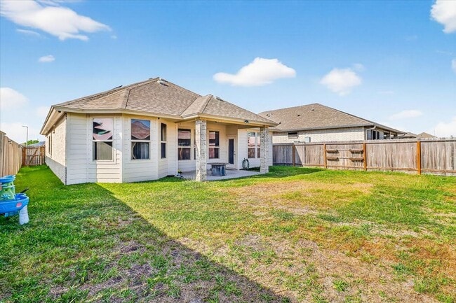 Building Photo - 2614 Vista del Sol