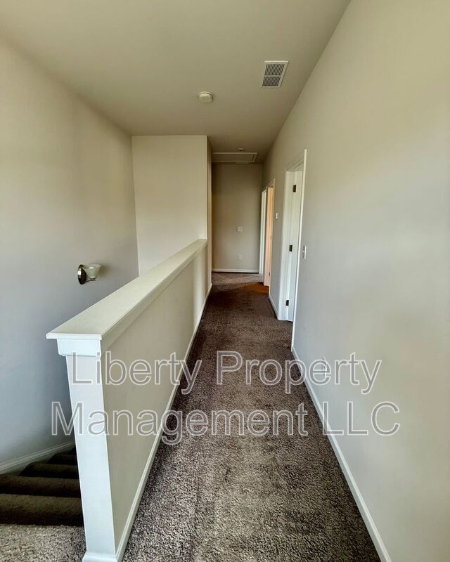 Building Photo - 145 Deodora Ln