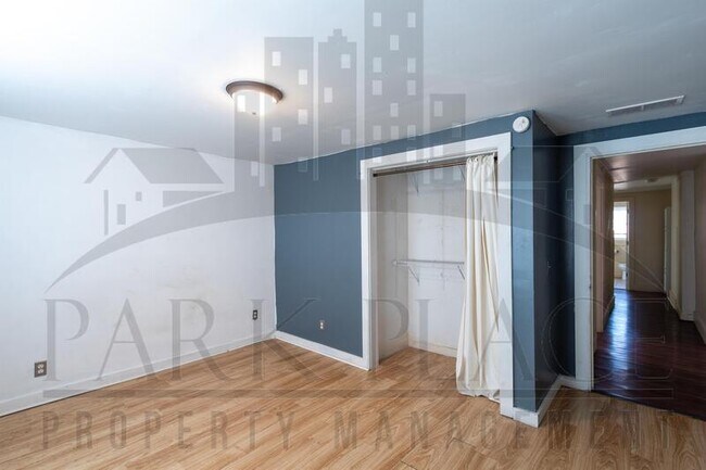 Building Photo - 734 E Morris St