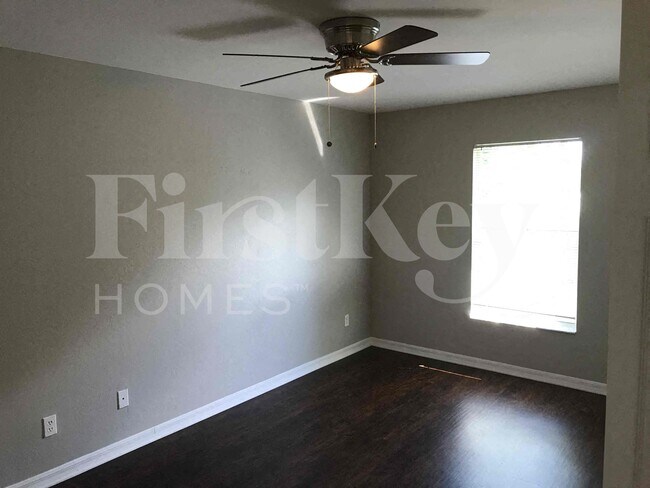 Building Photo - 18205 Apple Rd