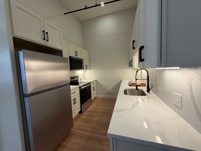 Building Photo - 38-42 Washington st-Unit 301