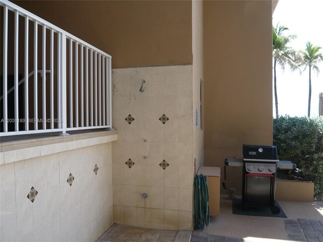 Building Photo - 3300 N Surf Rd