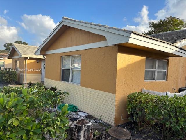 Building Photo - 8444 NW 23rd Manor