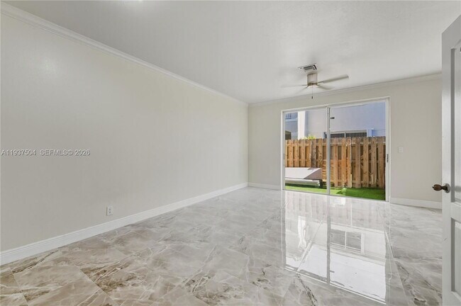 Building Photo - 810 NE 212th Terrace