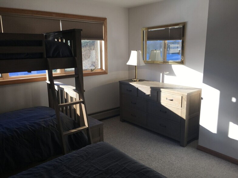 Building Photo - 136 Black Pine