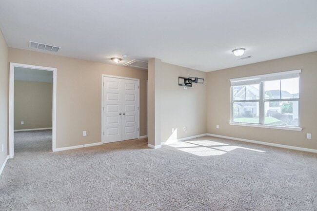 Building Photo - 5403 Hadwin Ct