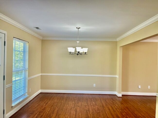 Building Photo - 127 Deer Run Trail NW