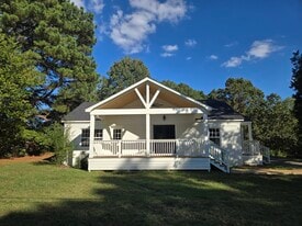 Building Photo - 880 Pisgah N